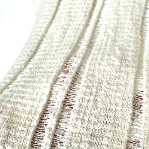 Free People Oceans Drive Cream V Neck Distressed Fringe Hem Sweater. Size Small - Picture 4 of 11